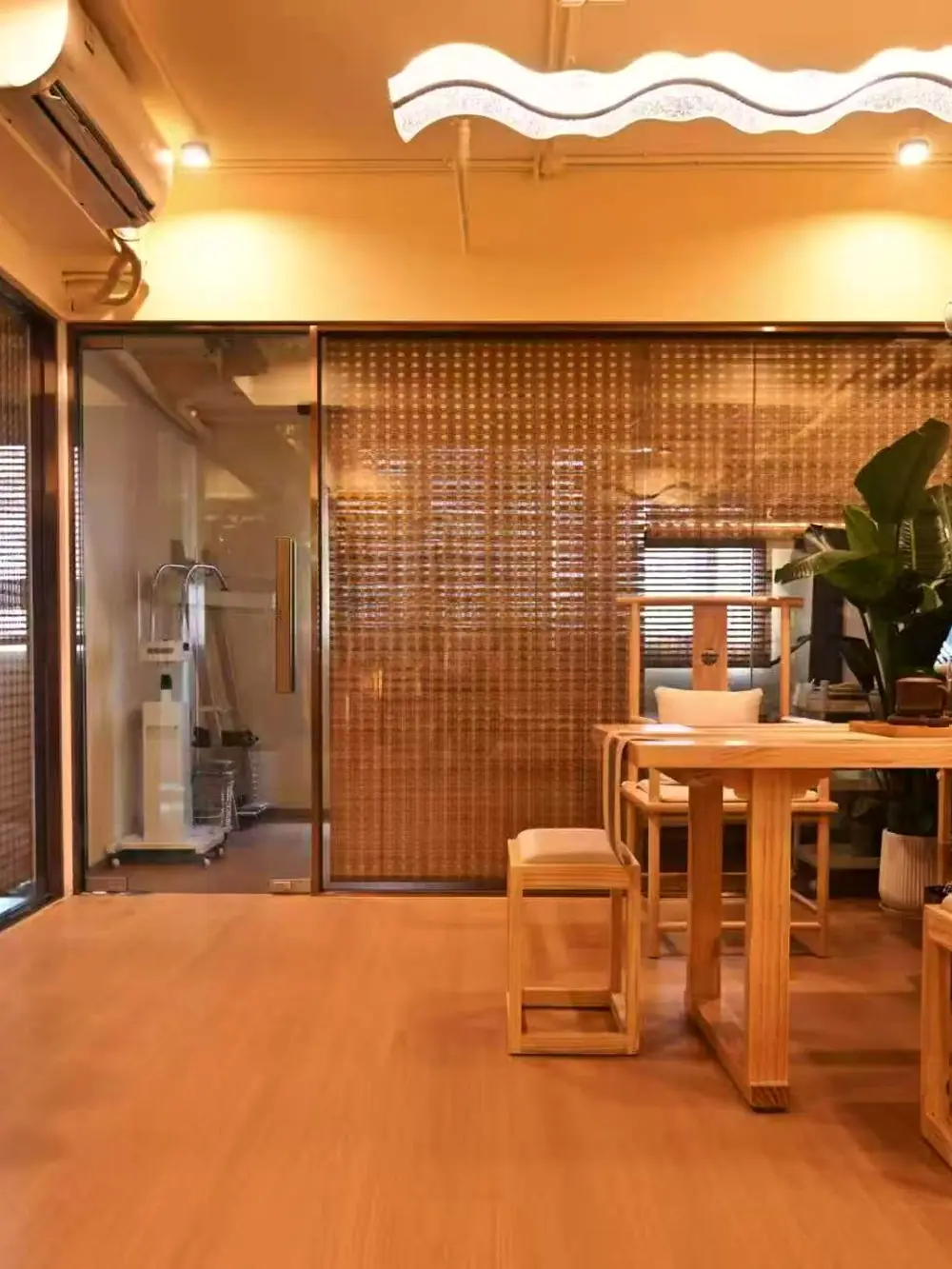 A calm, refined wellness space in Shanghai
