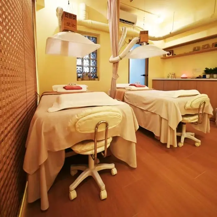 A quiet private treatment room at a Shanghai clinic